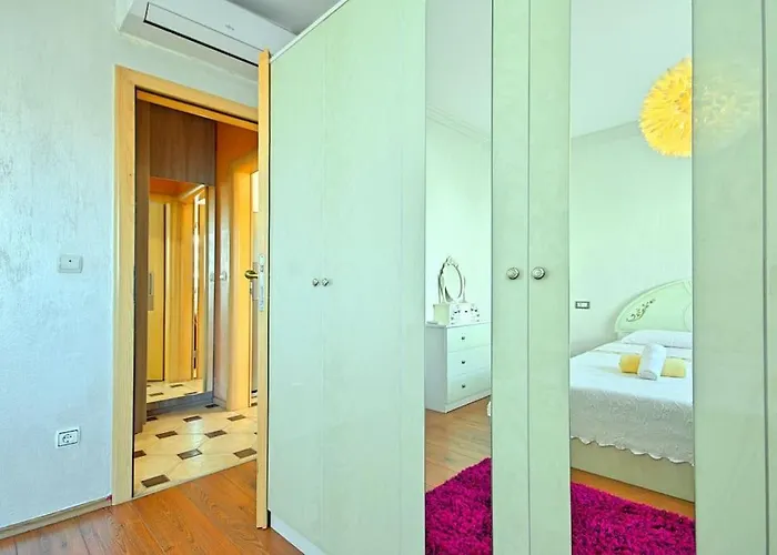 Viki By Briskva Апартаменти *