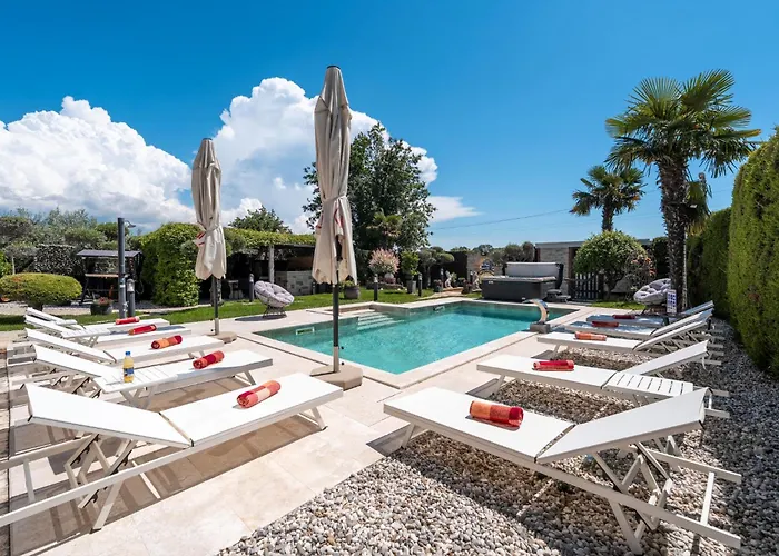 Viki By Briskva Апартаменти