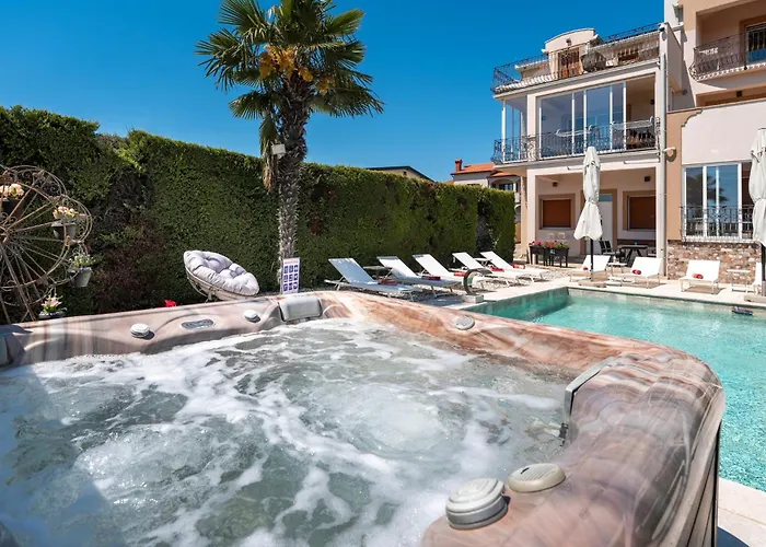 Viki By Briskva Апартаменти